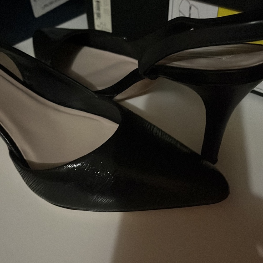 Cole Haan Black pumps - Picture 3 of 8
